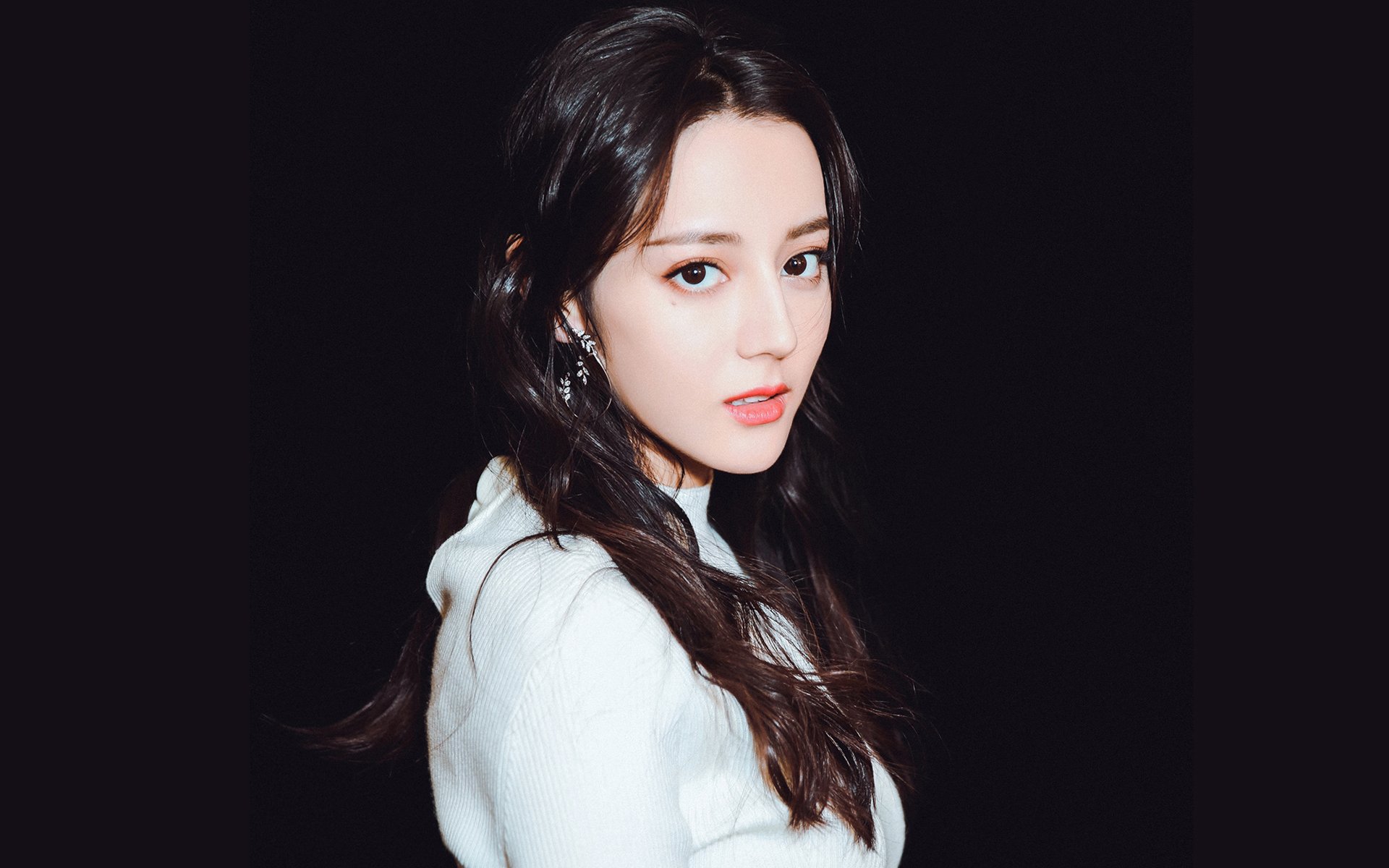 体育mk-中国足球国家队教练团队专业水平稳步提高,中国足球国家队现在的教练是谁